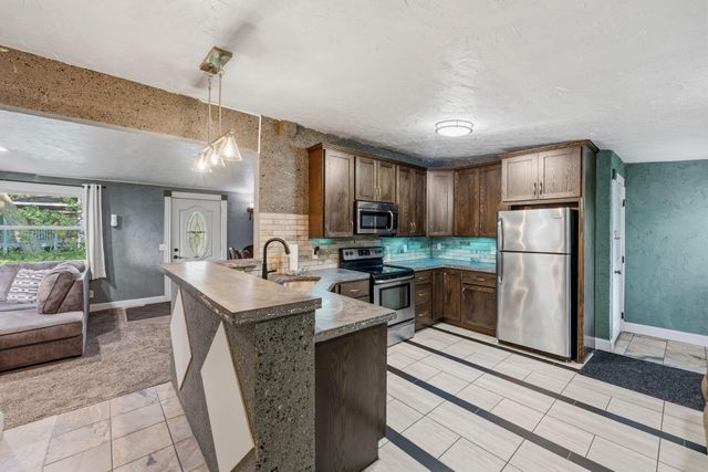 1231 Hewitt Avenue, Saint Paul, MN 55104
