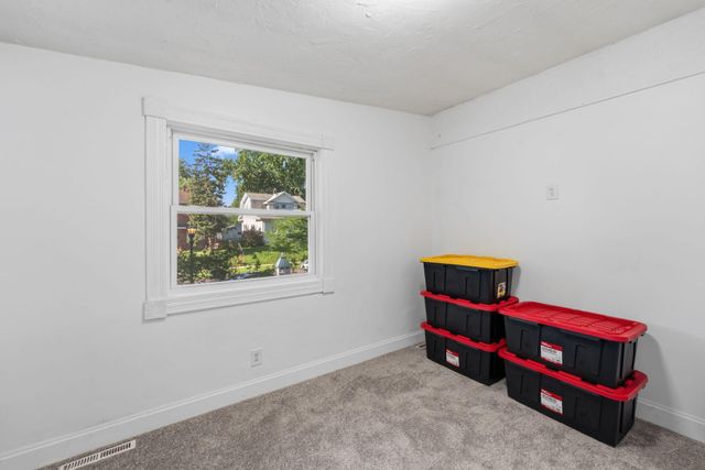 1231 Hewitt Avenue, Saint Paul, MN 55104