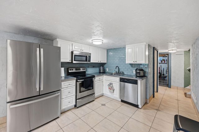 1231 Hewitt Avenue, Saint Paul, MN 55104
