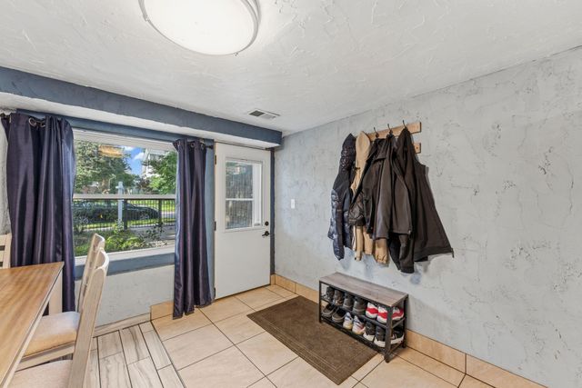 1231 Hewitt Avenue, Saint Paul, MN 55104