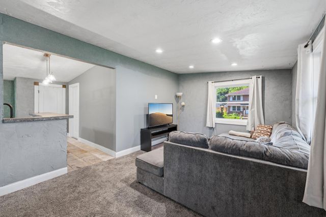 1231 Hewitt Avenue, Saint Paul, MN 55104
