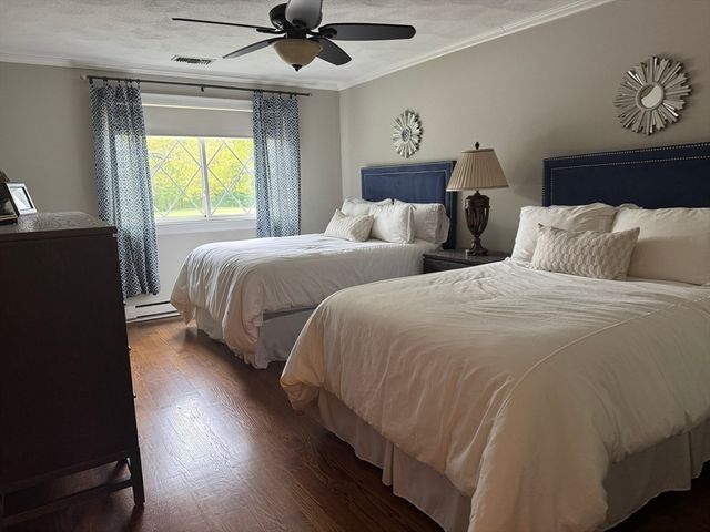 2 Rainbow Pond Dr 7, Walpole, MA 02081