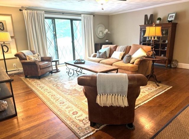 2 Rainbow Pond Dr 7, Walpole, MA 02081