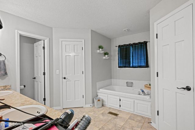 2308 Lockewood Drive, Joplin, MO 64804