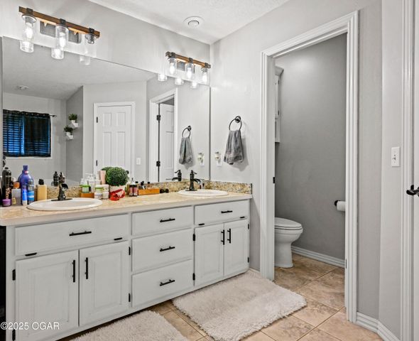 2308 Lockewood Drive, Joplin, MO 64804