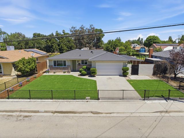 641 Kern Street, Kingsburg, CA 93631