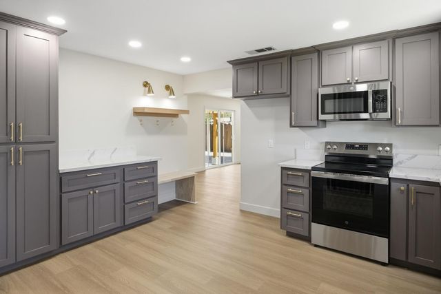 641 Kern Street, Kingsburg, CA 93631