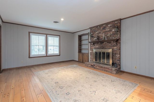 6932 GREAT OAKS RD, Germantown, TN 38138