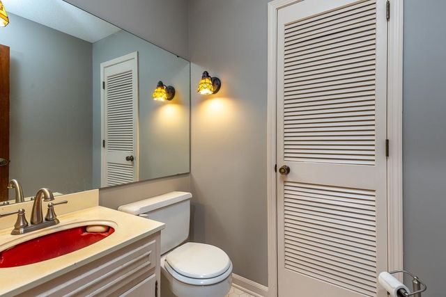 6932 GREAT OAKS RD, Germantown, TN 38138