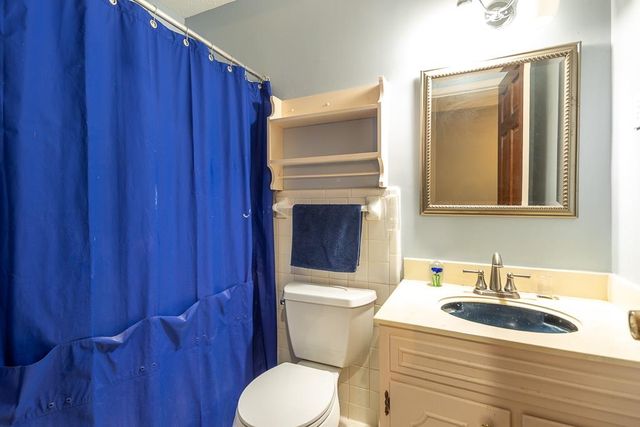 6932 GREAT OAKS RD, Germantown, TN 38138