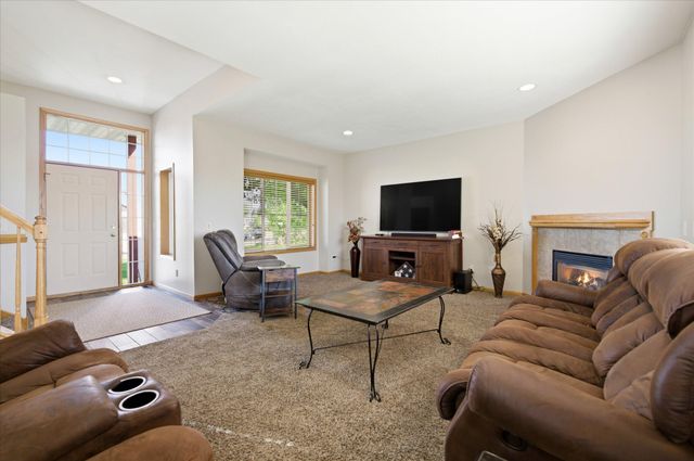 13960 Gadwall Court, Rogers, MN 55374