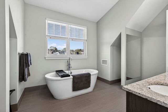 78 Boston St 78, Salem, MA 01970