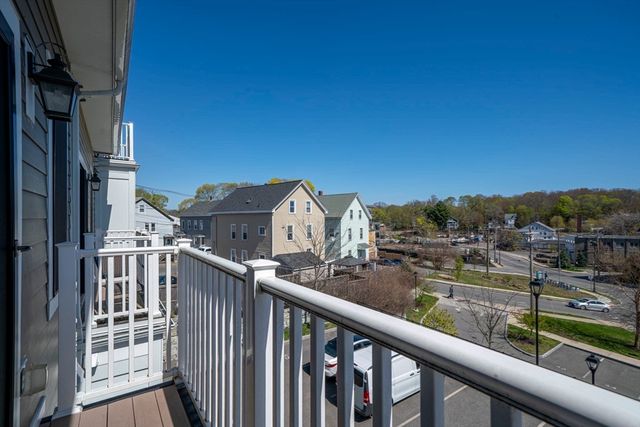 78 Boston St 78, Salem, MA 01970