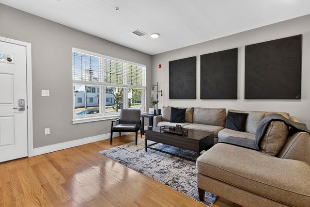 78 Boston St 78, Salem, MA 01970