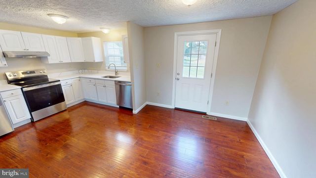 1180 BANNISTER CIR, Waldorf, MD 20602