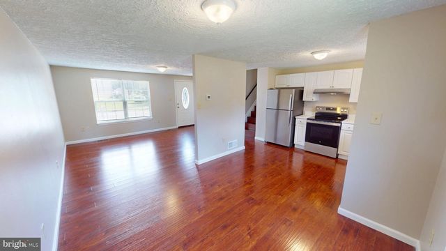 1180 BANNISTER CIR, Waldorf, MD 20602