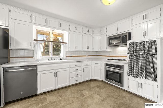 3521 N Main Circle, Elkhorn, NE 68022