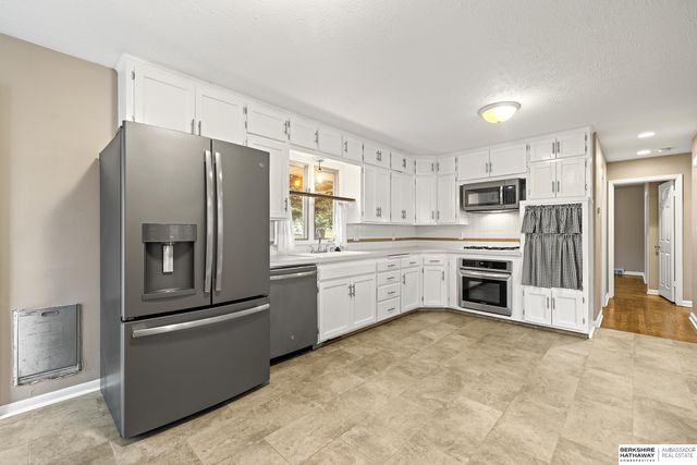 3521 N Main Circle, Elkhorn, NE 68022