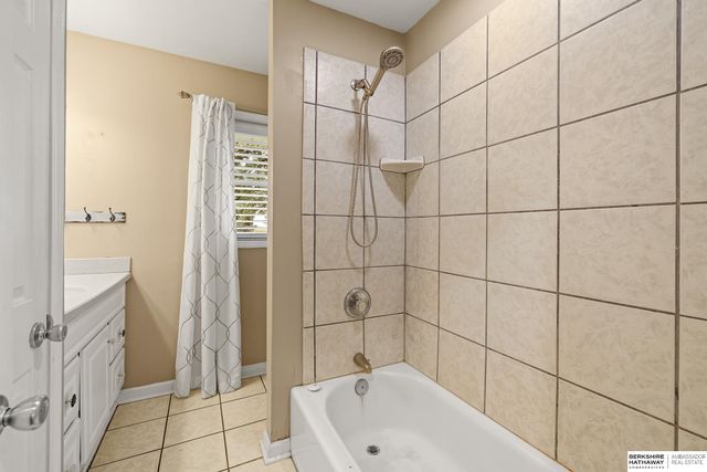 3521 N Main Circle, Elkhorn, NE 68022