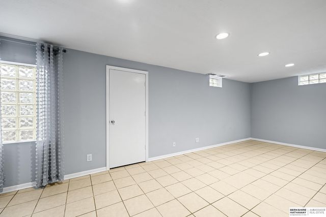 3521 N Main Circle, Elkhorn, NE 68022