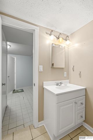 3521 N Main Circle, Elkhorn, NE 68022