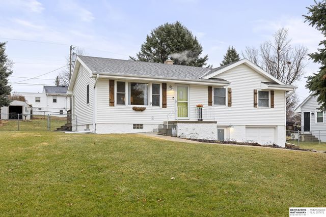 3521 N Main Circle, Elkhorn, NE 68022