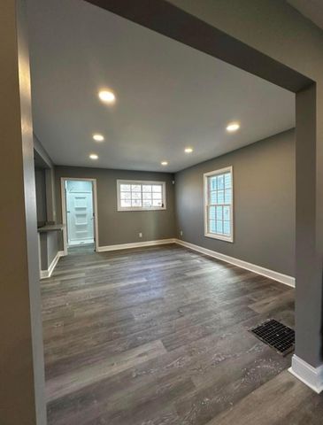 1066 E 17th Avenue, Columbus, OH 43211