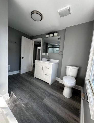 1066 E 17th Avenue, Columbus, OH 43211