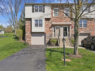 3073 Raintree Dr, Hampton, PA 15044