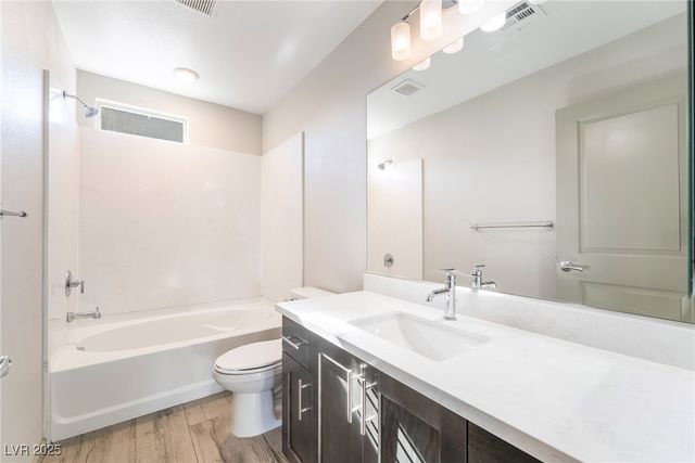 8032 Carpenter Creek Avenue, Las Vegas, NV 89113