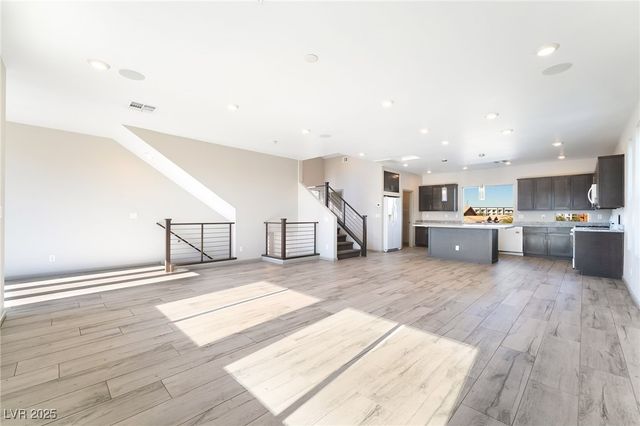 8032 Carpenter Creek Avenue, Las Vegas, NV 89113