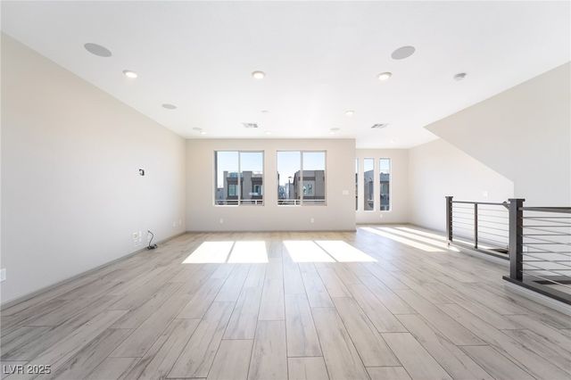 8032 Carpenter Creek Avenue, Las Vegas, NV 89113