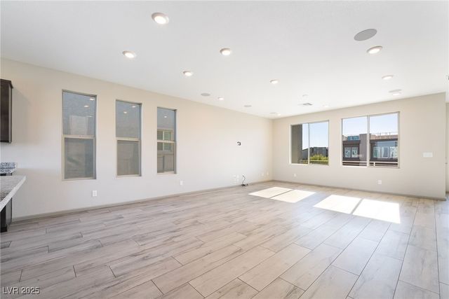 8032 Carpenter Creek Avenue, Las Vegas, NV 89113