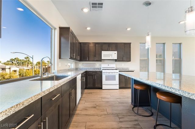 8032 Carpenter Creek Avenue, Las Vegas, NV 89113