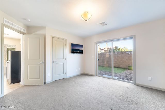 8032 Carpenter Creek Avenue, Las Vegas, NV 89113