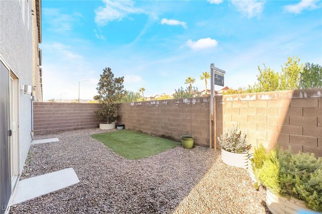 8032 Carpenter Creek Avenue, Las Vegas, NV 89113