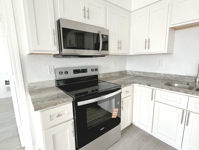 24 LYNN WAY 25, Madeira Beach, FL 33708