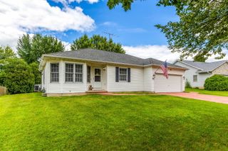 807 Aspen Way, Genoa, IL 60135