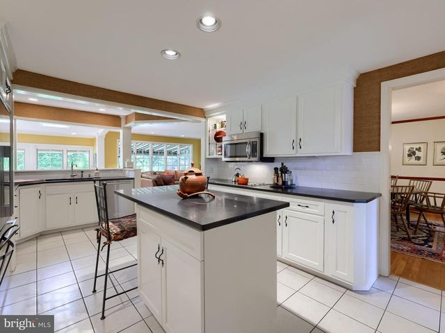 1591 MISSION RD, Lancaster, PA 17601