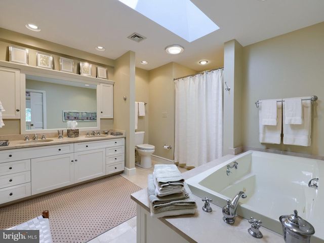 1591 MISSION RD, Lancaster, PA 17601