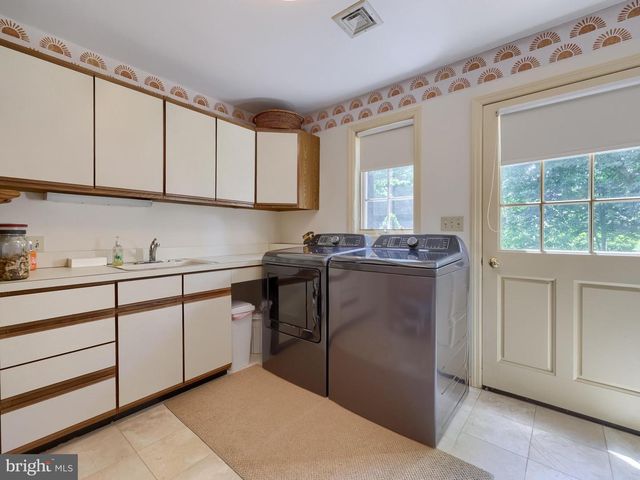 1591 MISSION RD, Lancaster, PA 17601