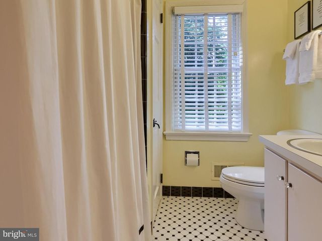1591 MISSION RD, Lancaster, PA 17601