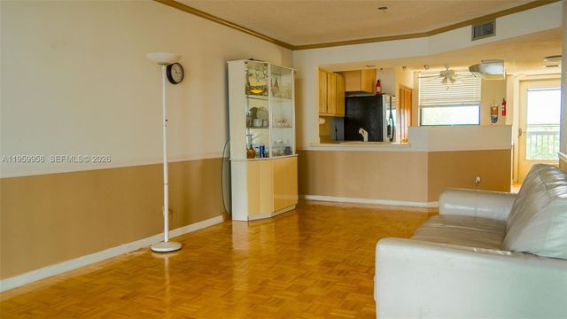 116 Lake Emerald Dr 408, Oakland Park, FL 33309