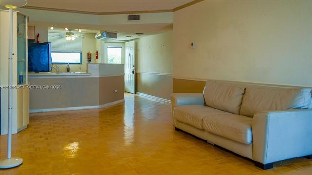 116 Lake Emerald Dr 408, Oakland Park, FL 33309