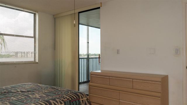116 Lake Emerald Dr 408, Oakland Park, FL 33309
