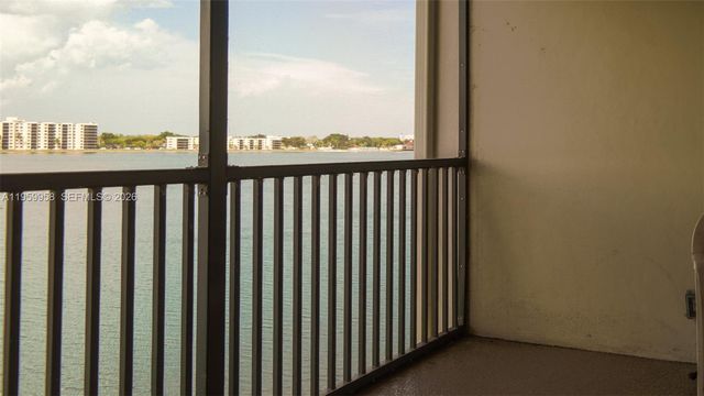 116 Lake Emerald Dr 408, Oakland Park, FL 33309