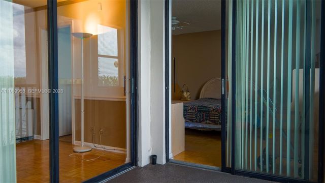 116 Lake Emerald Dr 408, Oakland Park, FL 33309