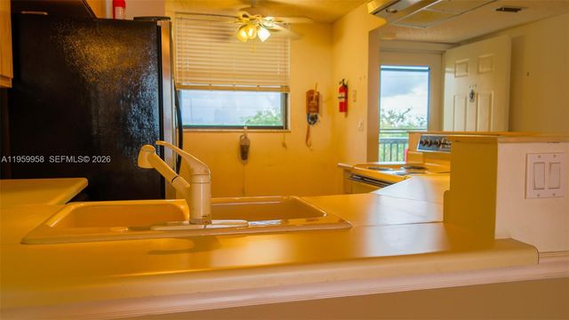 116 Lake Emerald Dr 408, Oakland Park, FL 33309