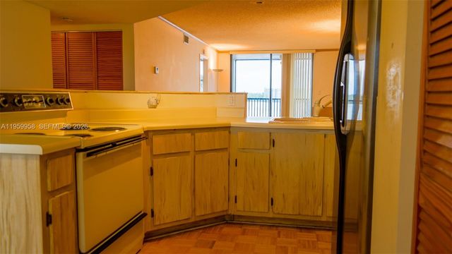 116 Lake Emerald Dr 408, Oakland Park, FL 33309