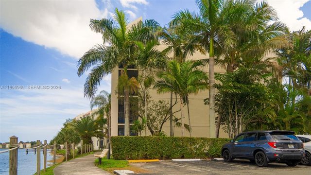 116 Lake Emerald Dr 408, Oakland Park, FL 33309